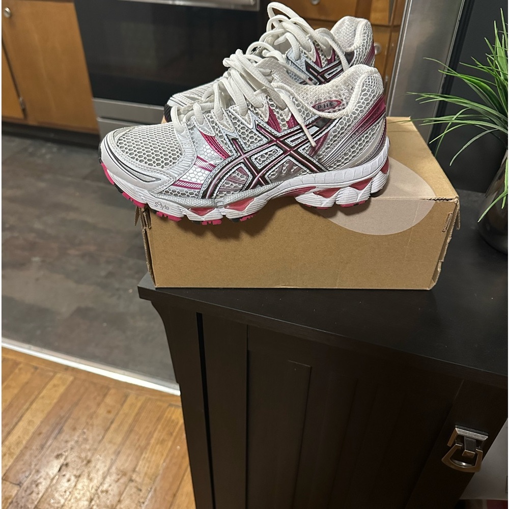 Asics Nimbus 12 gel pre owned